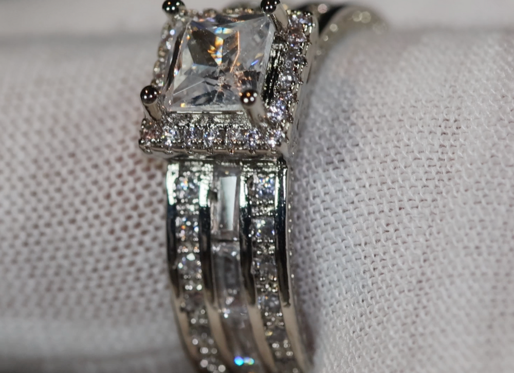 
            
                Load image into Gallery viewer, Engagement Ring | Baguette Diamond Ring
            
        