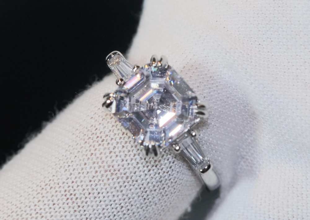 
            
                Load image into Gallery viewer, Asscher Diamond Ring
            
        