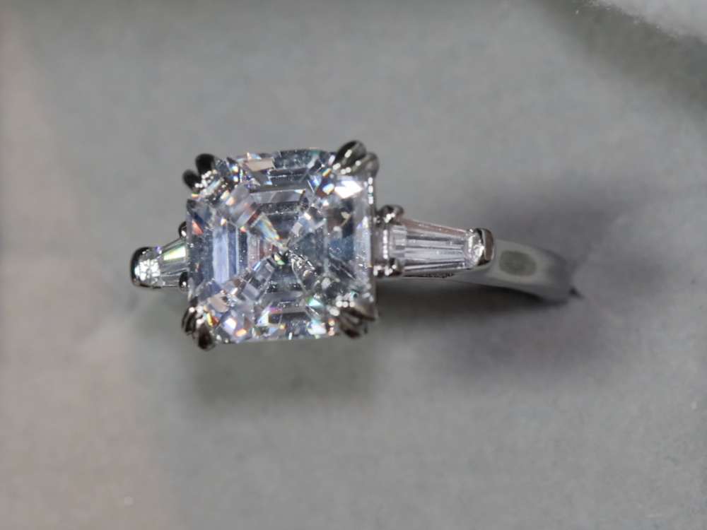 
            
                Load image into Gallery viewer, Asscher Diamond Ring
            
        
