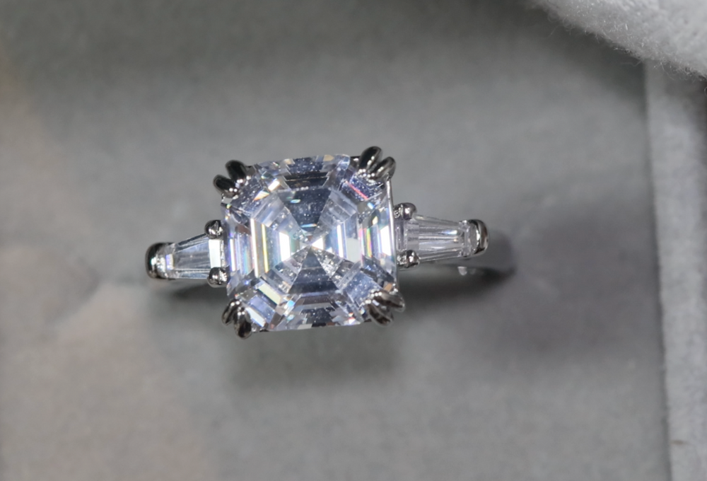 
            
                Load image into Gallery viewer, Asscher Diamond Ring
            
        