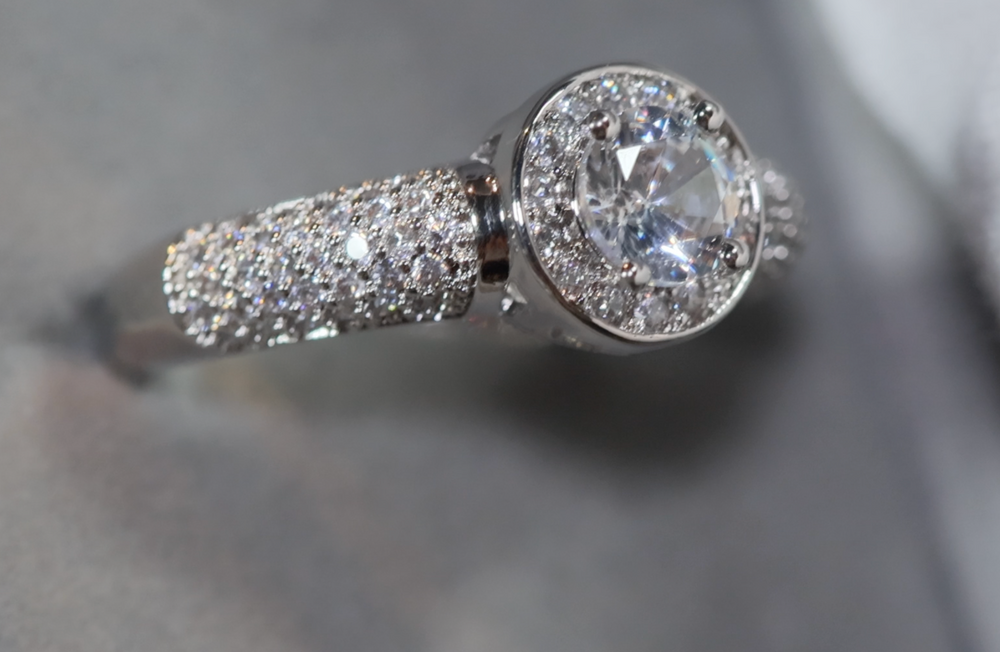 
            
                Load image into Gallery viewer, Diamond Engagement Ring | Round Diamond Engagement Ring | Peg Head Ring | Womens Engagement Ring | Diamond Ring
            
        