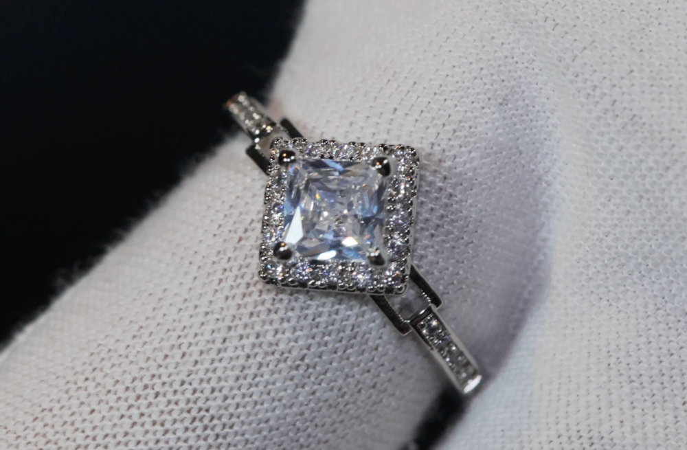 
            
                Load image into Gallery viewer, Engagement Ring | Womens Big Diamond Ring | Womens Engagement Ring
            
        