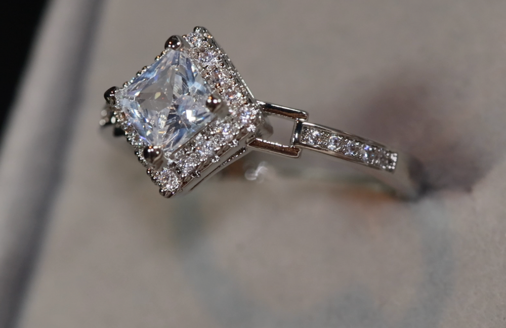 
            
                Load image into Gallery viewer, Engagement Ring | Womens Big Diamond Ring | Womens Engagement Ring
            
        