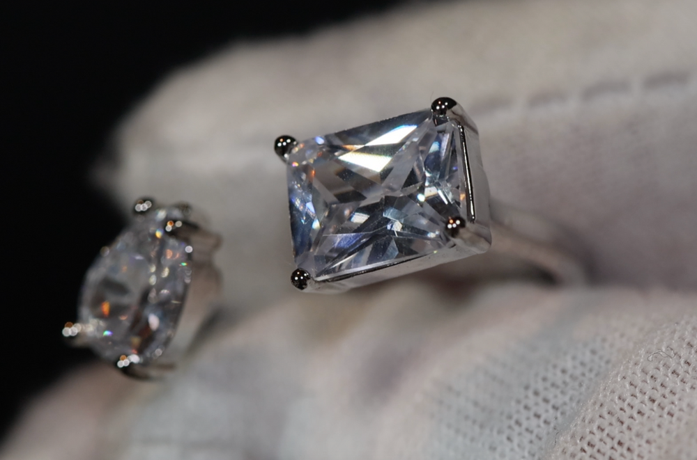 
            
                Load image into Gallery viewer, Promise Ring | Engagement Ring | Pear Cut Diamond Ring | Womens Fashion Ring
            
        
