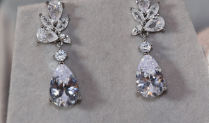 Teardrop Diamond Earrings | Pear Cut Diamond Earrings | Classy Earrings