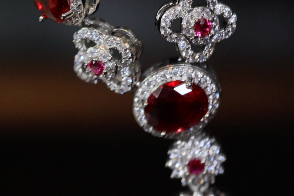 
            
                Load image into Gallery viewer, Womens Diamond Necklace | Red Diamond Necklace | Red Diamond Pendant
            
        
