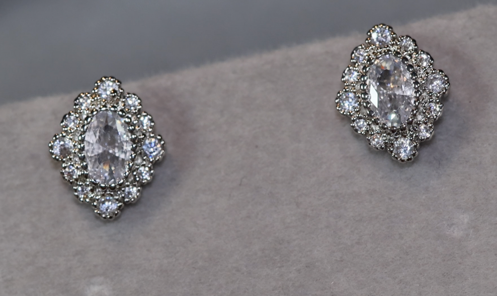 Oval Ear Studs | Classy Diamond Ear Studs