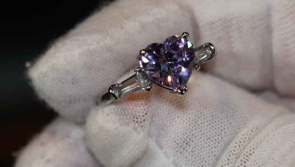 
            
                Load image into Gallery viewer, Purple Diamond Heart Ring
            
        
