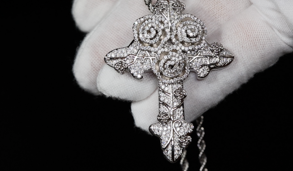 
            
                Load image into Gallery viewer, Cross Necklace | Cross Necklace Women | Iced Out Cross Pendant
            
        