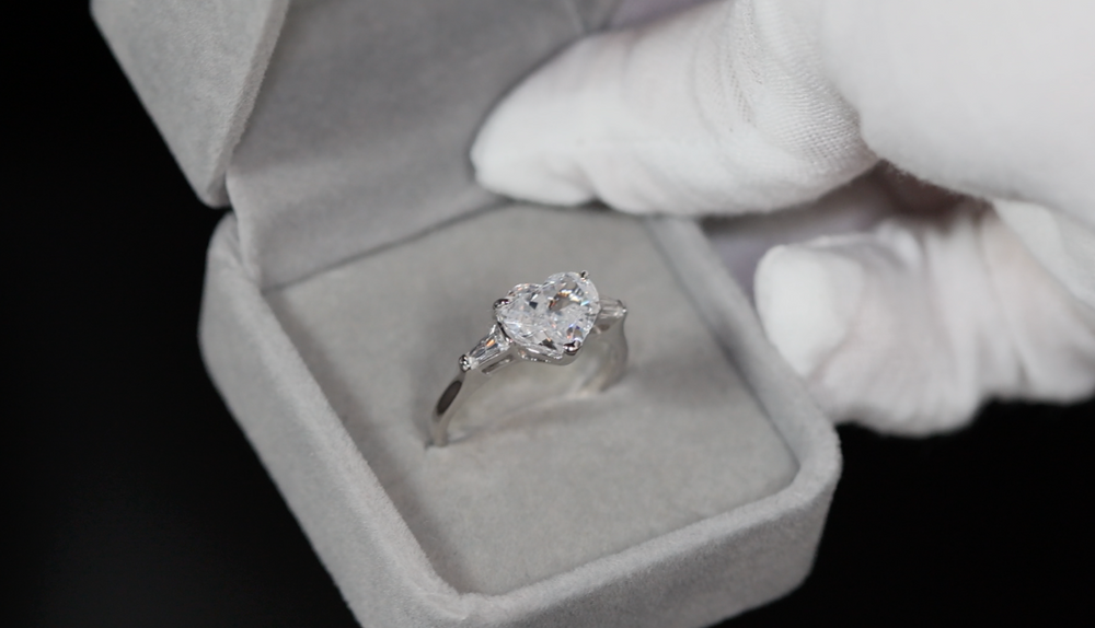 womens lab grown diamond engagement ring