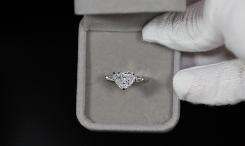 womens lab grown diamond engagement ring