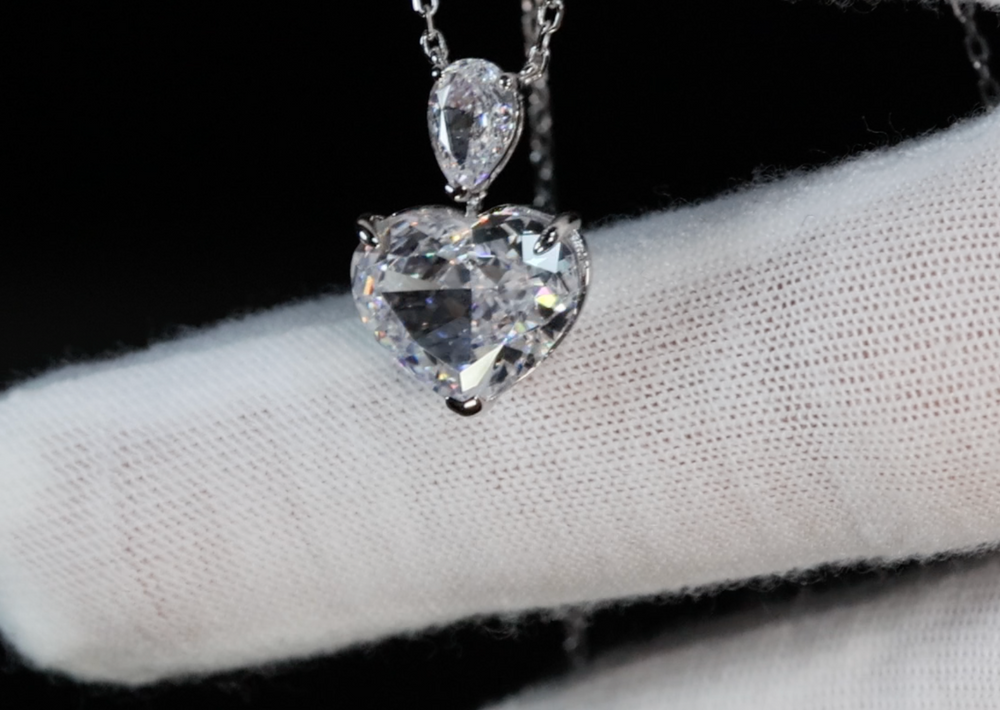 
            
                Load image into Gallery viewer, 5.0 Carat Diamond Heart Pendant | Heart Diamond Pendant
            
        