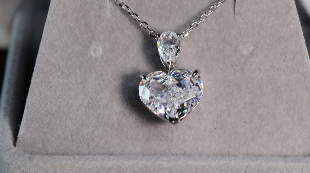
            
                Load image into Gallery viewer, 5.0 Carat Diamond Heart Pendant | Heart Diamond Pendant
            
        