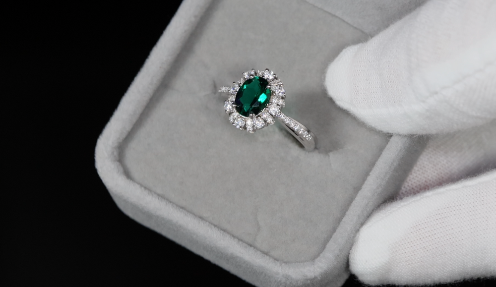 
            
                Load image into Gallery viewer, Womens Lab Grown Colombian Emerald Ring
            
        