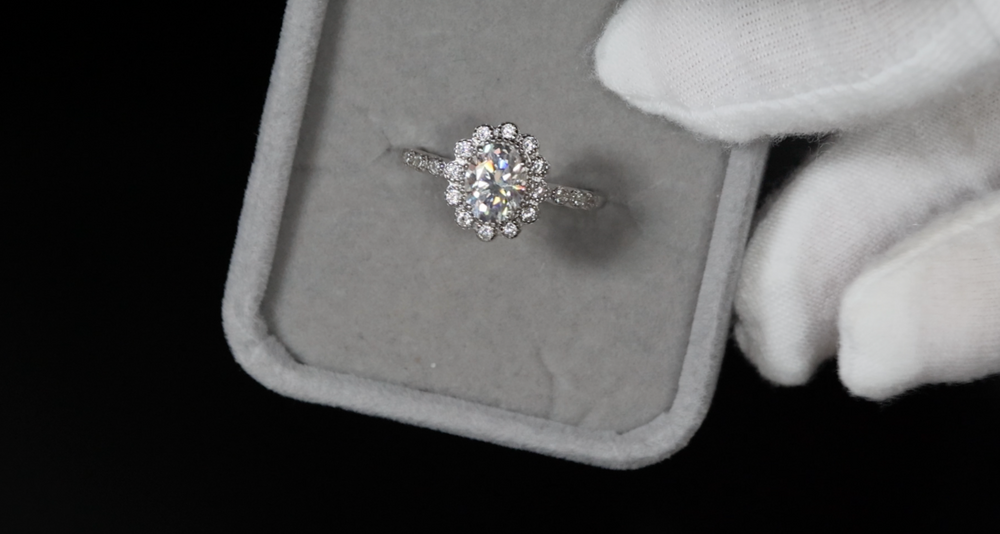 
            
                Load image into Gallery viewer, Moissanite Engagement Rings | Oval Moissanite Rings
            
        