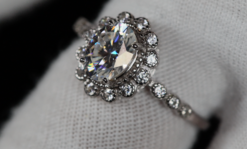 
            
                Load image into Gallery viewer, Moissanite Engagement Rings | Oval Moissanite Rings
            
        