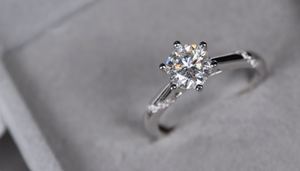 Womens Moissanite Diamond Engagement Ring