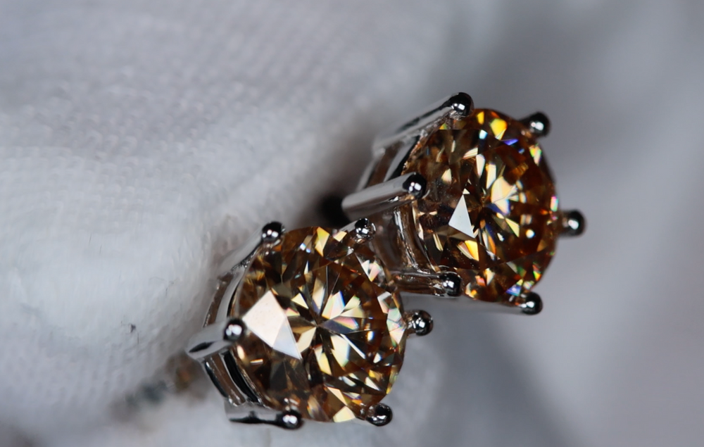 MOISSANITE STUD EARRINGS