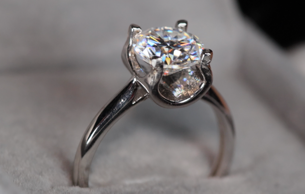 
            
                Load image into Gallery viewer, 2.0ct VVS1 Womens Moissanite Rings | Womens Lab Grown Diamond Engagement Rings
            
        