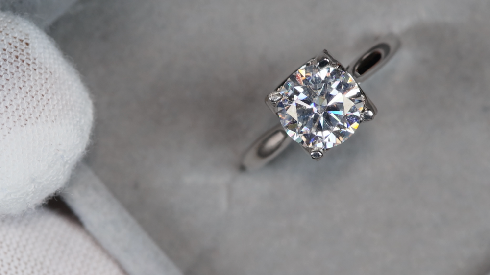 
            
                Load image into Gallery viewer, 2.0ct VVS1 Womens Moissanite Rings | Womens Lab Grown Diamond Engagement Rings
            
        
