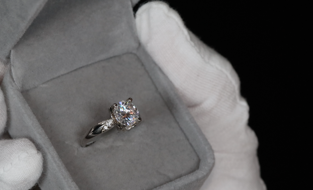 
            
                Load image into Gallery viewer, Womens Moissanite Diamond Engagement Rings
            
        