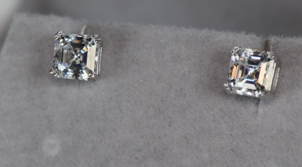 Mens Moissanite Diamond Ear Studs