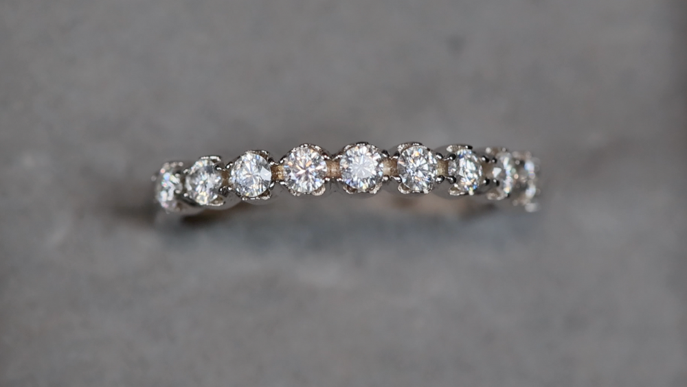 
            
                Load image into Gallery viewer, Womens Moissanite Ring
            
        