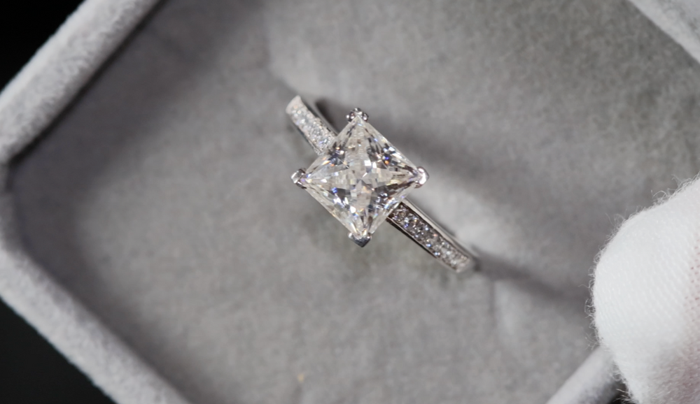 Womens Princess Cut Moissanite Diamond Ring