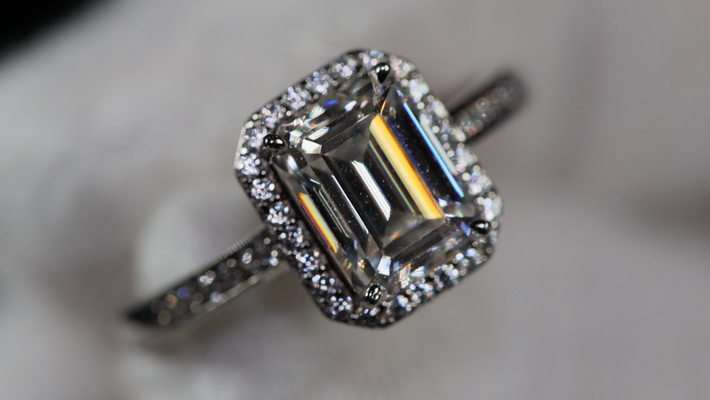 
            
                Load image into Gallery viewer, emerald cut Engagement Ring
            
        