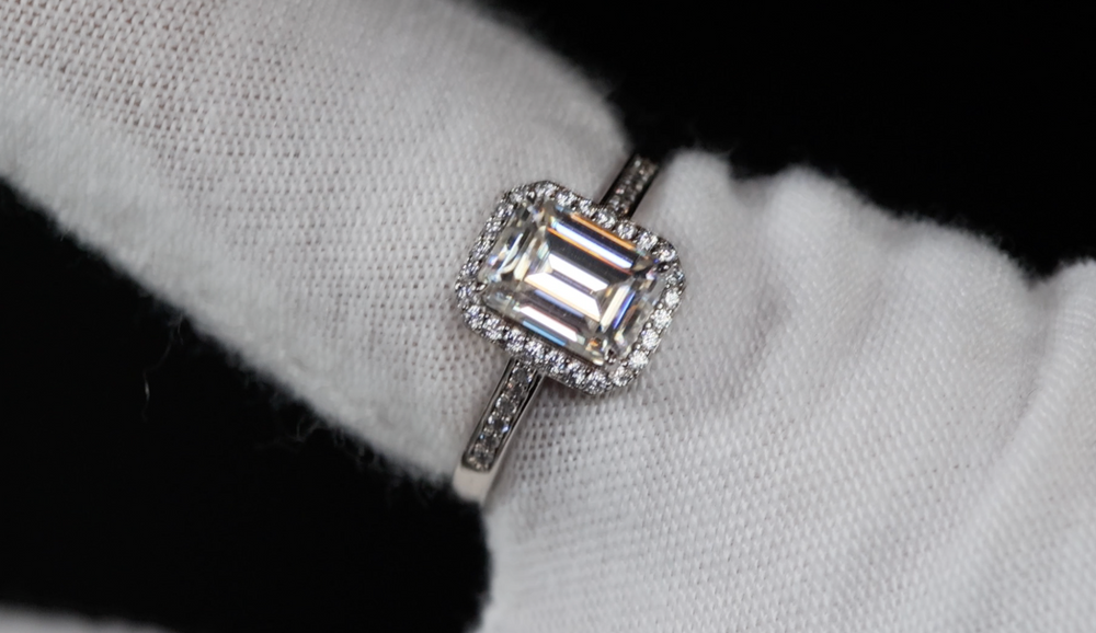 
            
                Load image into Gallery viewer, 2 ct Moissanite Engagement Ring
            
        