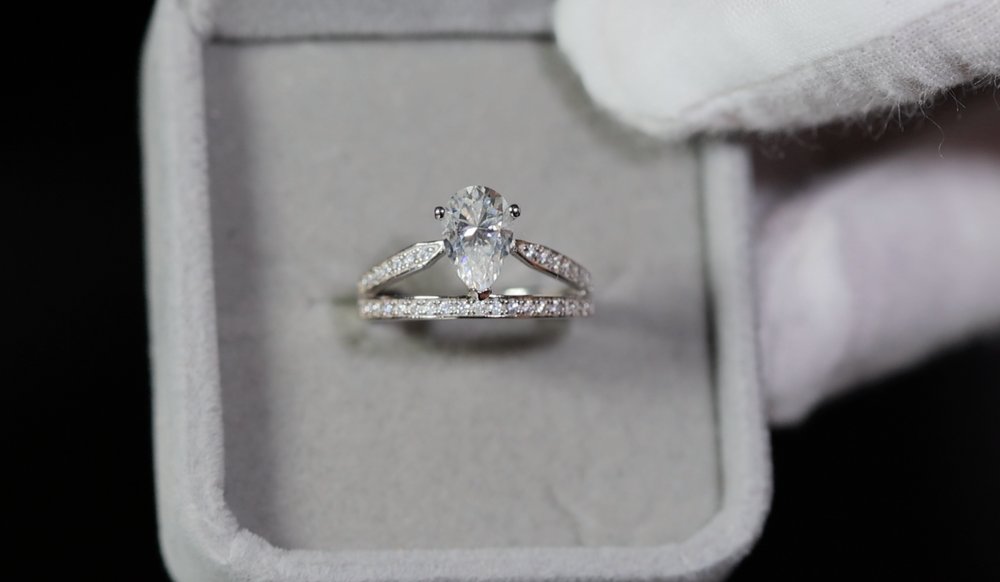 Moissanite Diamond Engagement Ring