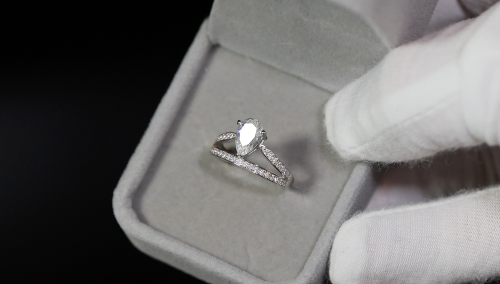 Moissanite Diamond Engagement Ring