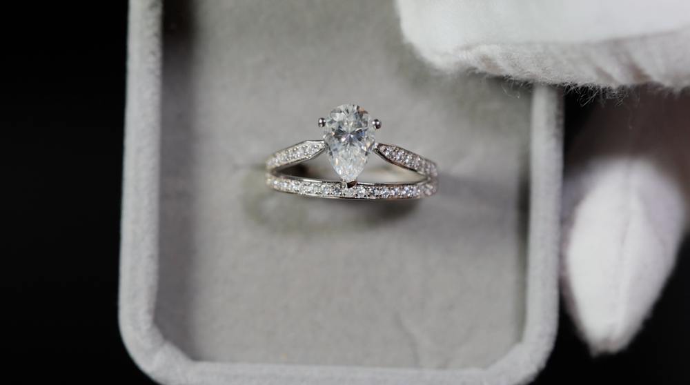 Teardrop Moissanite Diamond Engagement Ring