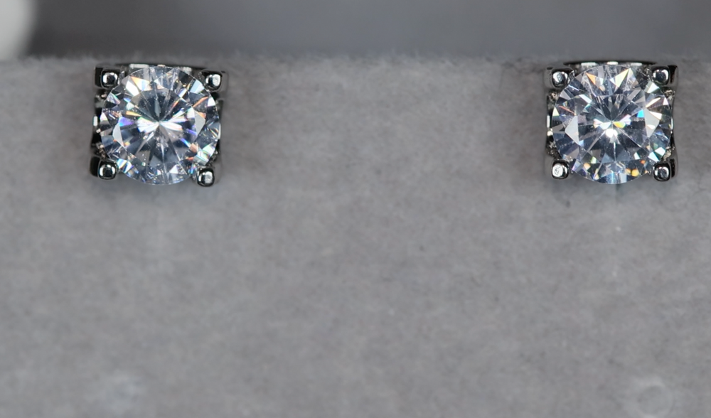 Round Diamond Stud Earrings | Womens Diamond Ear Studs