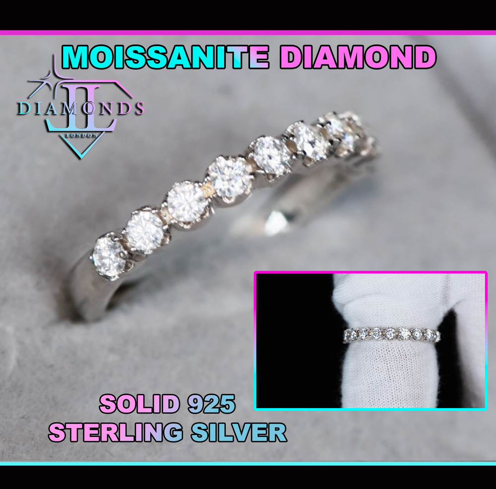 
            
                Load image into Gallery viewer, Womens Moissanite Wedding Ring
            
        