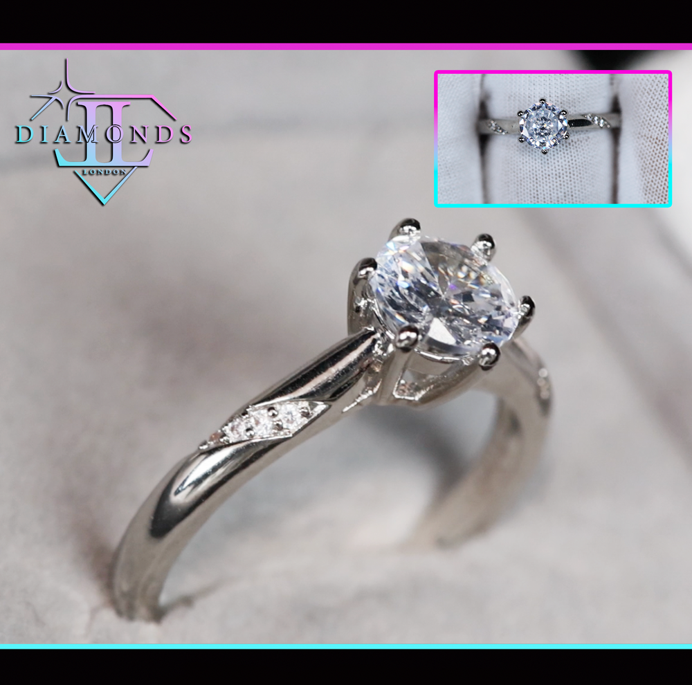 Round Diamond Engagement Ring