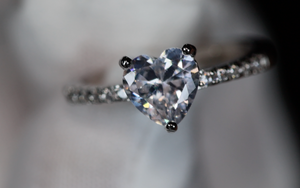 Womens Diamond Heart Ring