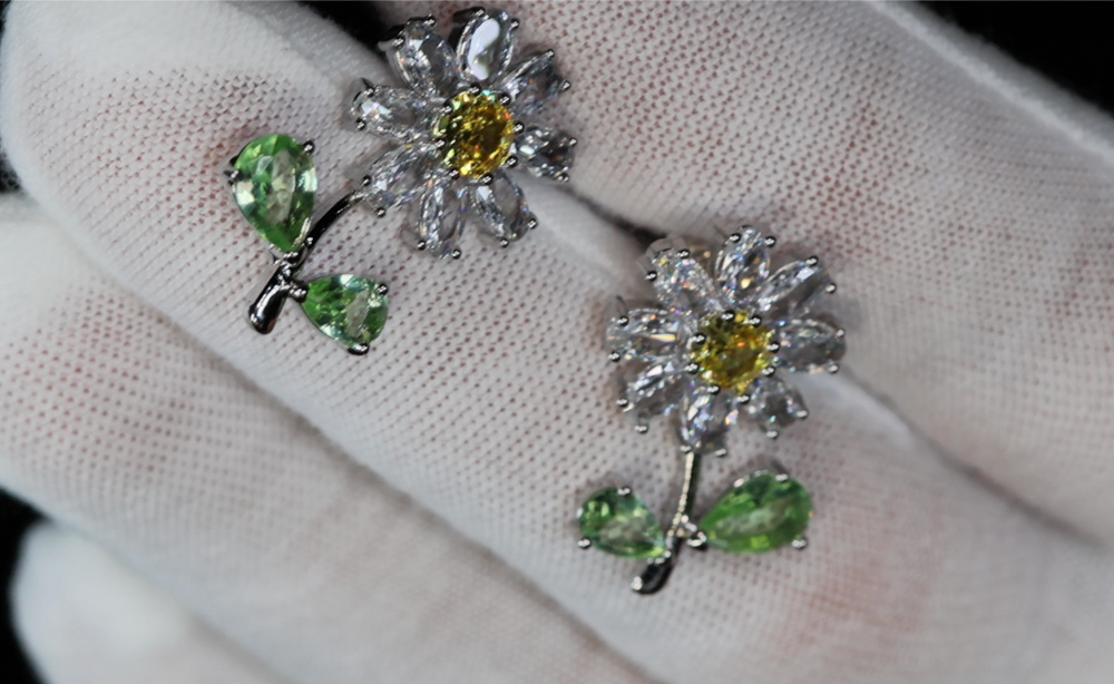 
            
                Load image into Gallery viewer, Womens Diamond Flower Earrings
            
        