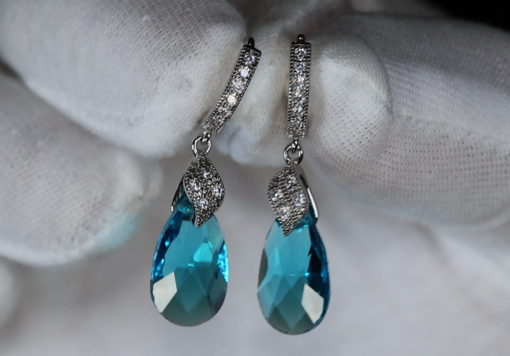 Blue Teardrop Diamond Earrings 
