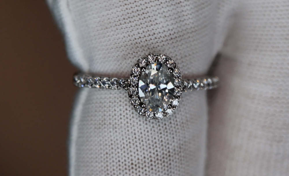 
            
                Load image into Gallery viewer, Oval Moissanite Diamond Ring
            
        