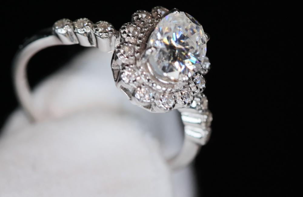 
            
                Load image into Gallery viewer, Moissanite Engagement Rings | Oval Moissanite Rings
            
        