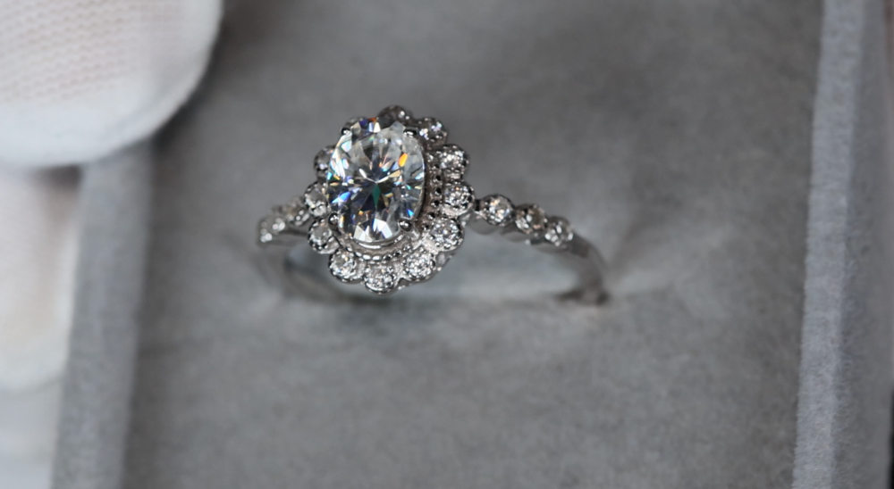 
            
                Load image into Gallery viewer, Moissanite Engagement Rings | Oval Moissanite Rings
            
        