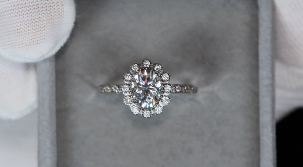 
            
                Load image into Gallery viewer, Moissanite Engagement Rings | Oval Moissanite Rings
            
        