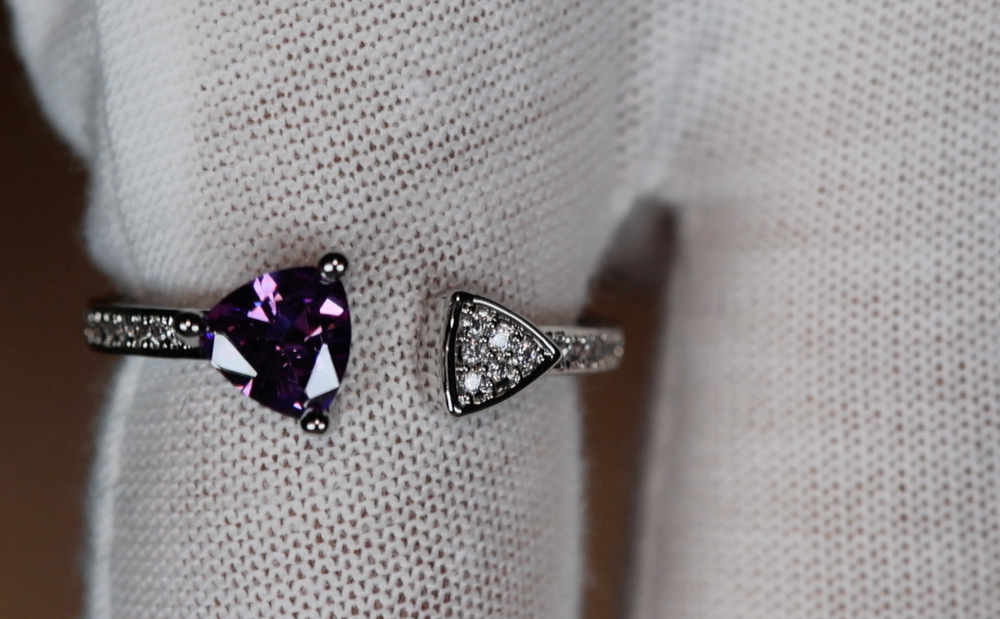 
            
                Load image into Gallery viewer, Womens Purple Amethyst Ring
            
        
