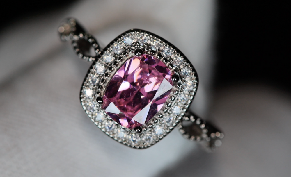 
            
                Load image into Gallery viewer, Pink Oval Cut Diamond Ring
            
        