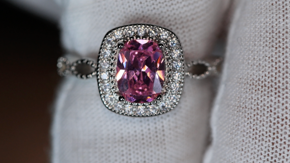 
            
                Load image into Gallery viewer, Pink Oval Cut Diamond Ring
            
        