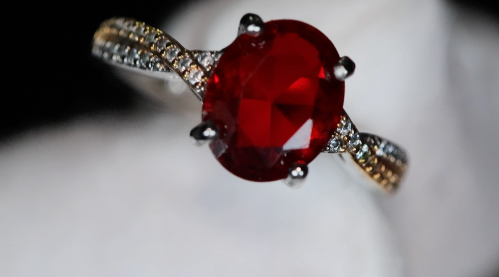 
            
                Load image into Gallery viewer, Womens Red Oval Diamond Ring
            
        