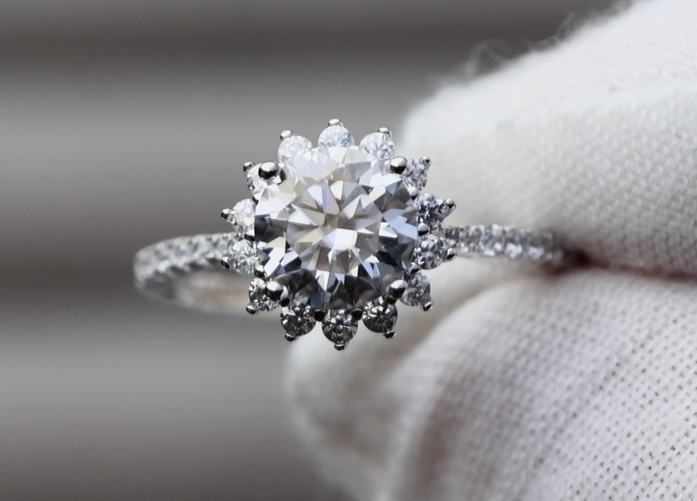 
            
                Load image into Gallery viewer, Womens Lab Diamond Ring
            
        