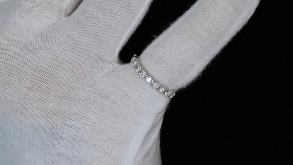 
            
                Load image into Gallery viewer, Womens Moissanite Ring | Moissanite Diamond Wedding Band
            
        