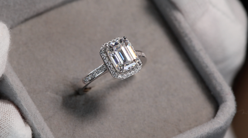 
            
                Load image into Gallery viewer, 2.0 Carat Diamond Ring | Moissanite Emerald Engagement Ring
            
        
